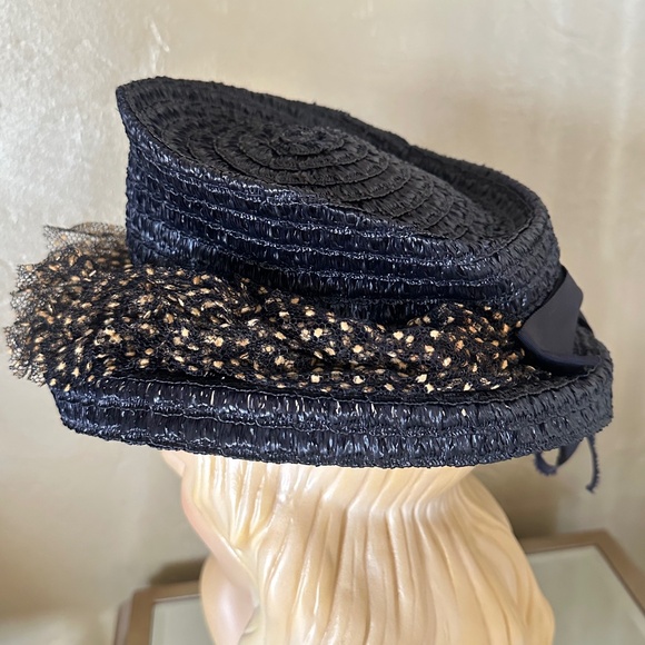 DARLING 1940s\' NAVY STRAW HAT WITH TALL CROWN & TAN DOTTED VEILING main image 9